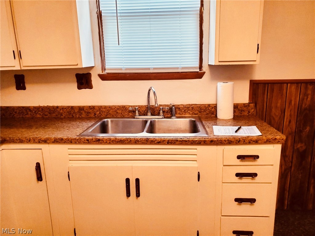 322 10th Street Wellsville OH 43968