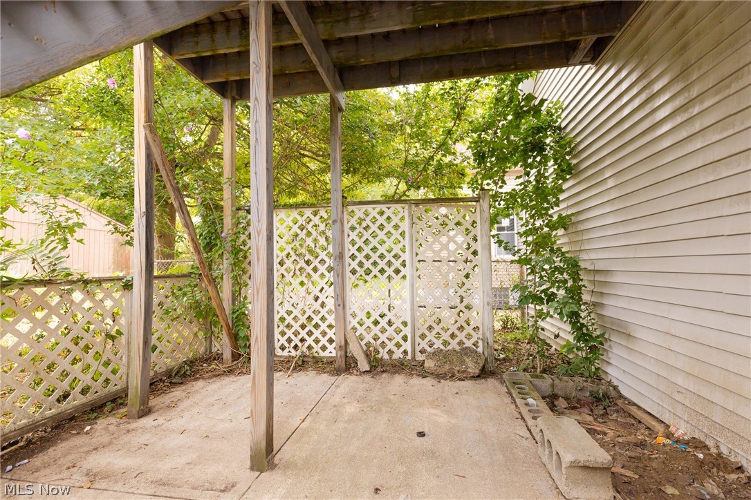 6716 Fullerton Avenue Cleveland OH 44105