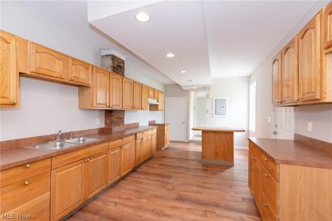 6716 Fullerton Avenue Cleveland OH 44105