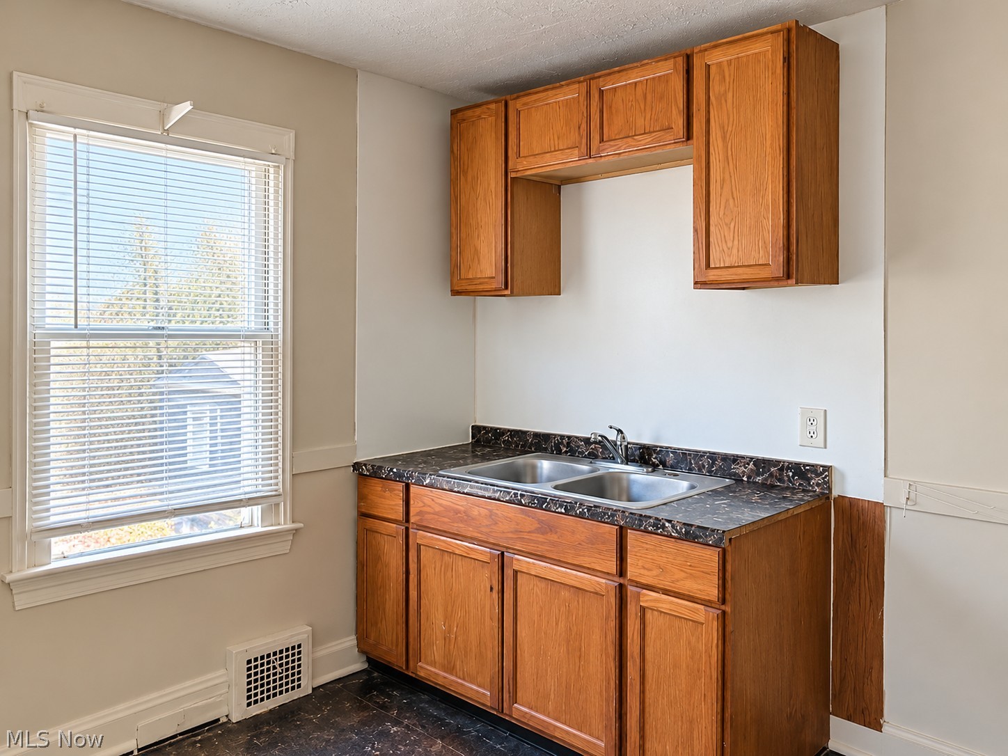 1738 Clarkstone Road Cleveland OH 44112