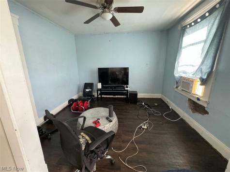 7204 Clark Avenue Cleveland OH 44102