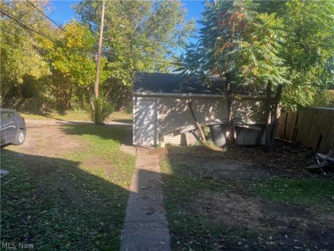 7204 Clark Avenue Cleveland OH 44102