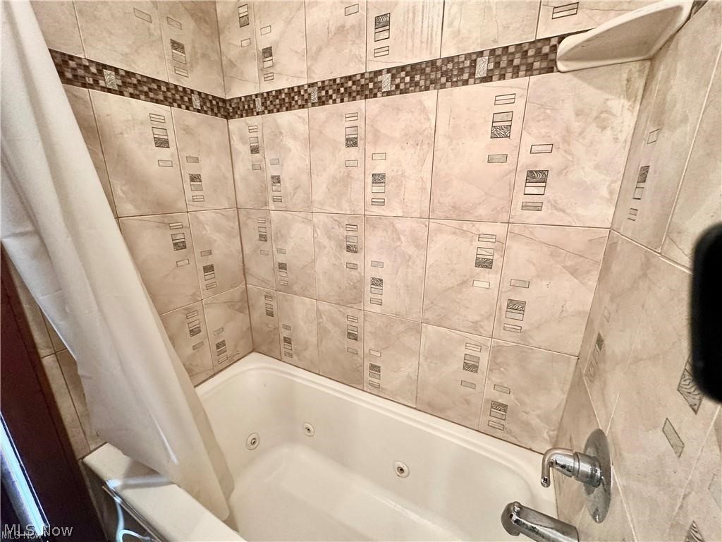 8026 Elm Street Garrettsville OH 44231