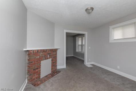 637-639 E 102nd Street Cleveland OH 44108