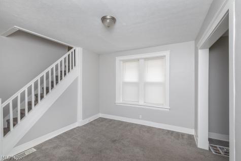 637-639 E 102nd Street Cleveland OH 44108