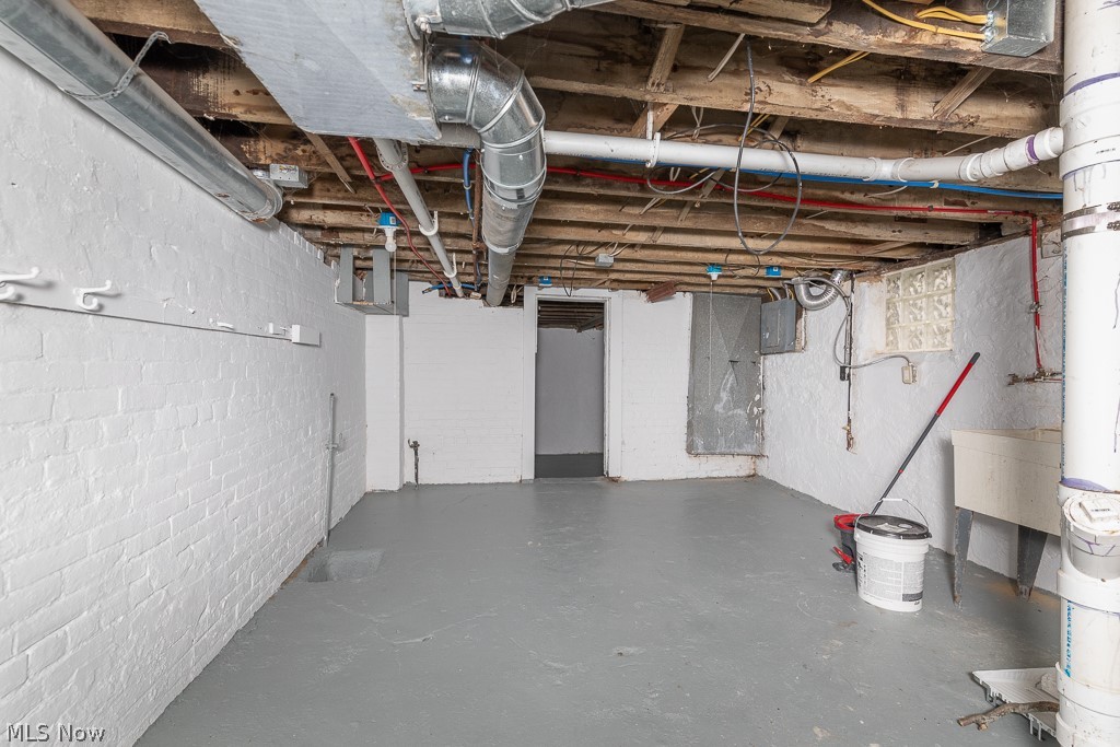 637-639 E 102nd Street Cleveland OH 44108