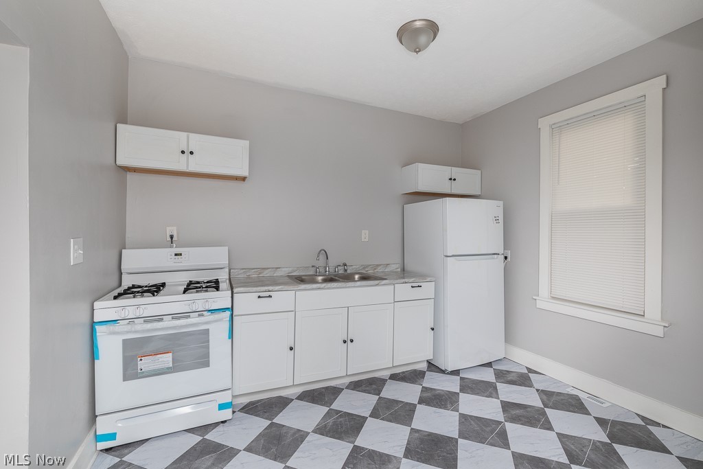 637-639 E 102nd Street Cleveland OH 44108
