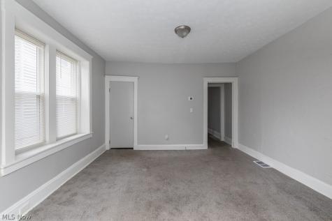 637-639 E 102nd Street Cleveland OH 44108
