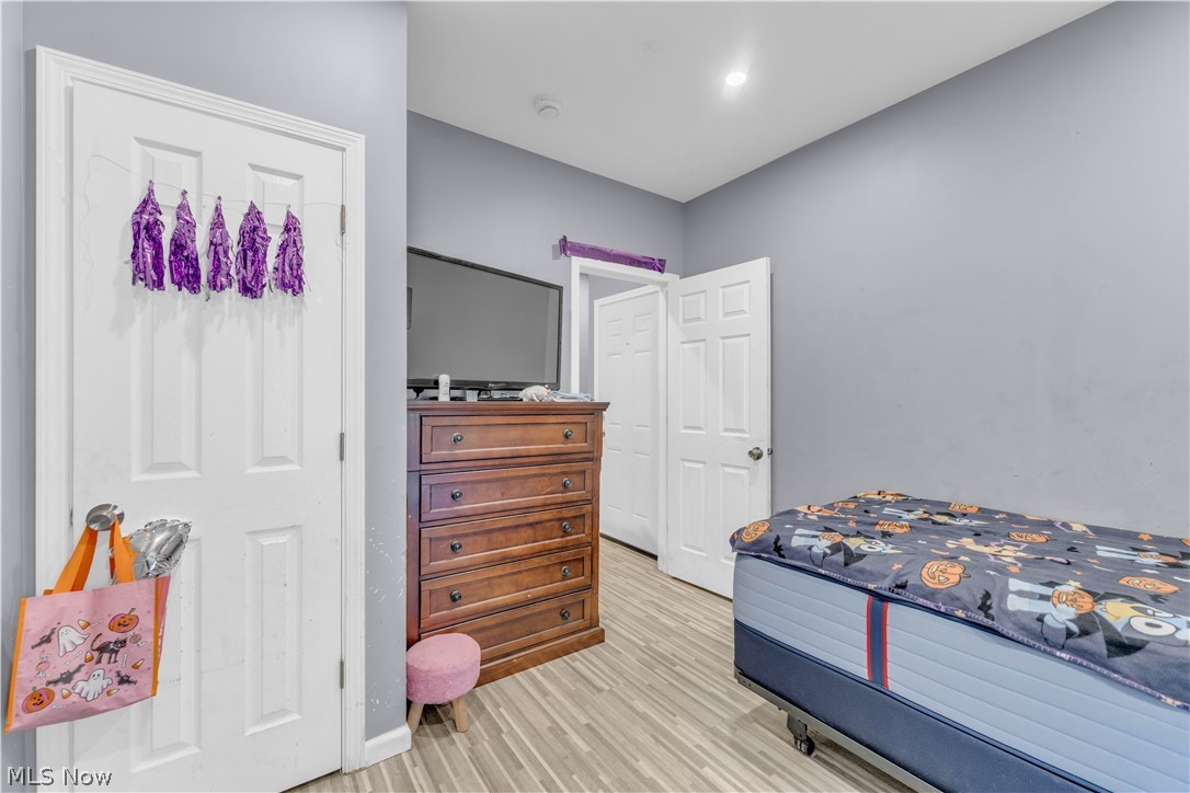9907 Denison Avenue Cleveland OH 44102