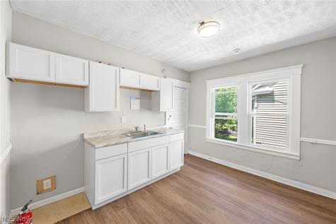2216 E 82nd Street Cleveland OH 44103