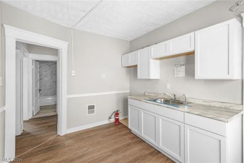 2216 E 82nd Street Cleveland OH 44103