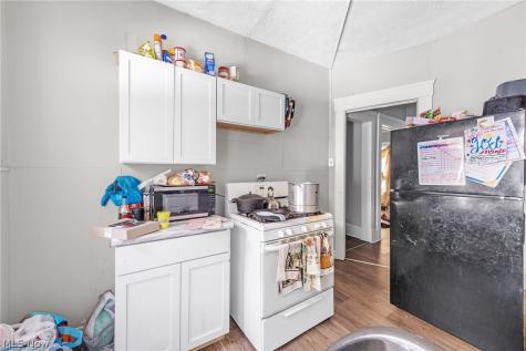 2216 E 82nd Street Cleveland OH 44103