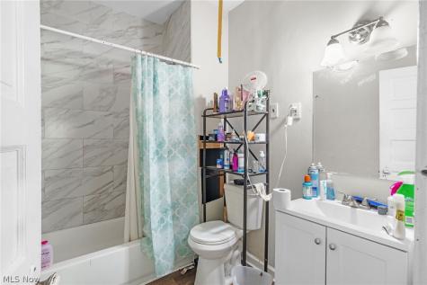 2216 E 82nd Street Cleveland OH 44103