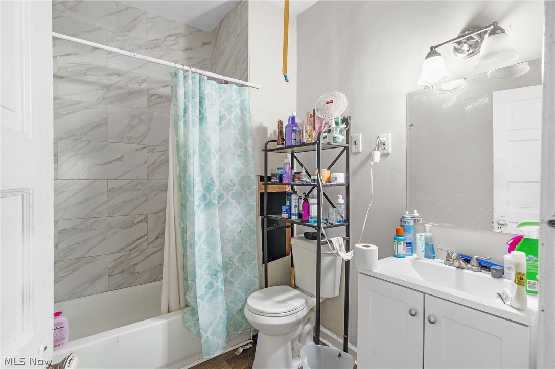 2216 E 82nd Street Cleveland OH 44103