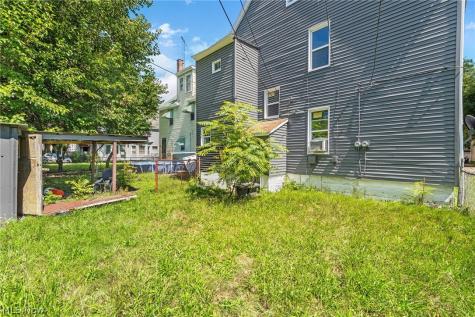 2216 E 82nd Street Cleveland OH 44103