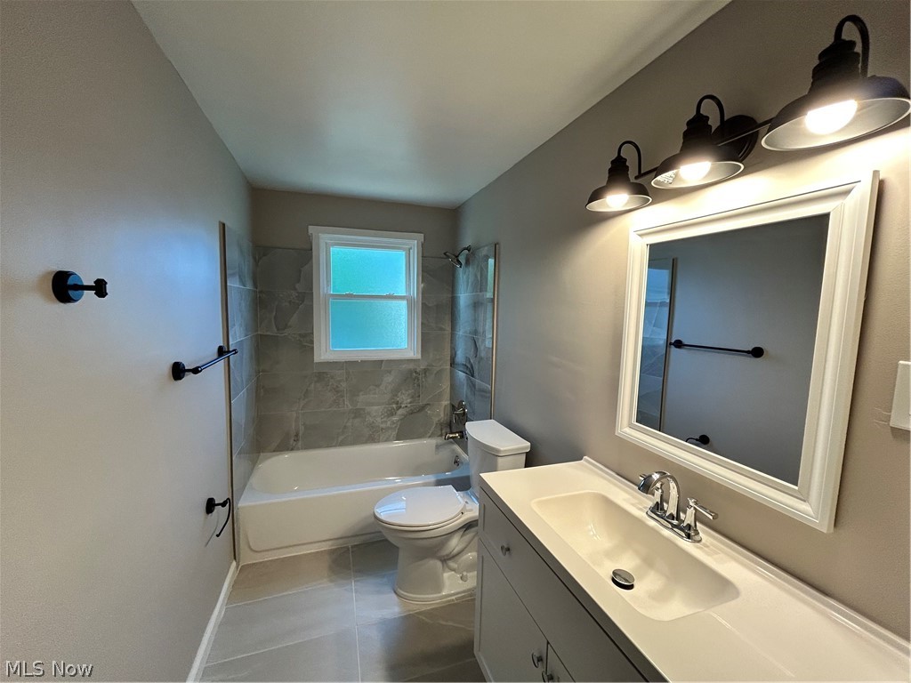 201 W Glendale Street Bedford OH 44146