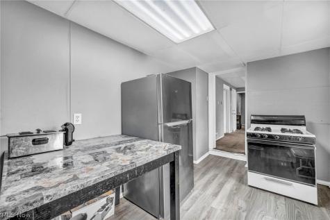 1352 Giddings Avenue Cleveland OH 44103