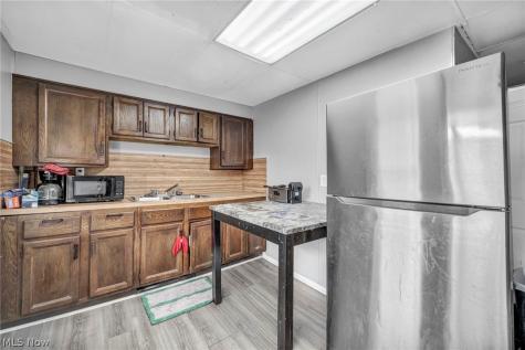 1352 Giddings Avenue Cleveland OH 44103