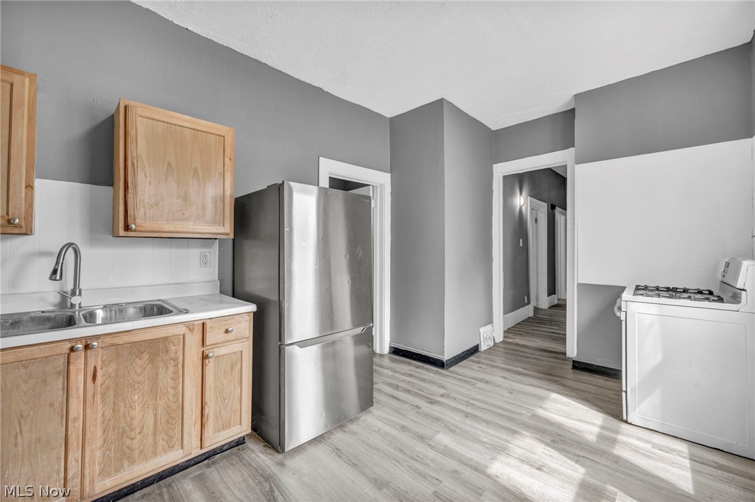 1352 Giddings Avenue Cleveland OH 44103