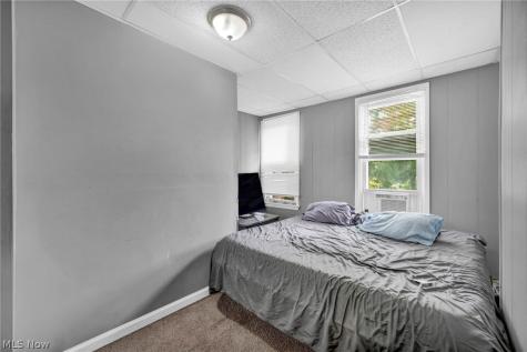 1352 Giddings Avenue Cleveland OH 44103