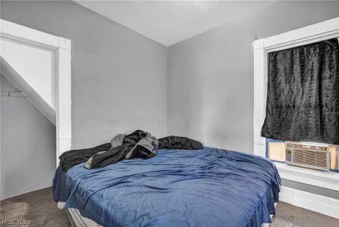1352 Giddings Avenue Cleveland OH 44103