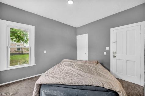 1352 Giddings Avenue Cleveland OH 44103
