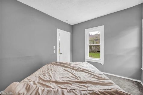 1352 Giddings Avenue Cleveland OH 44103