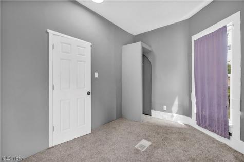 1352 Giddings Avenue Cleveland OH 44103
