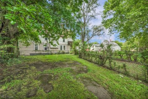 1352 Giddings Avenue Cleveland OH 44103