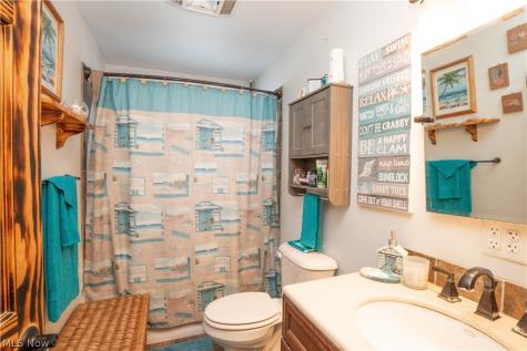 8242-8244 Navarre Road SW Massillon OH 44646
