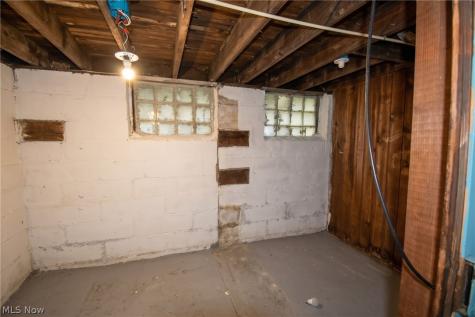 2897 E 111th Street Cleveland OH 44104