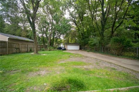 2897 E 111th Street Cleveland OH 44104