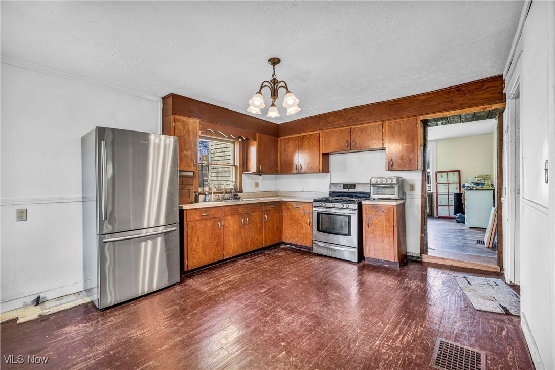 8935-8941 S Main Street Windham OH 44288