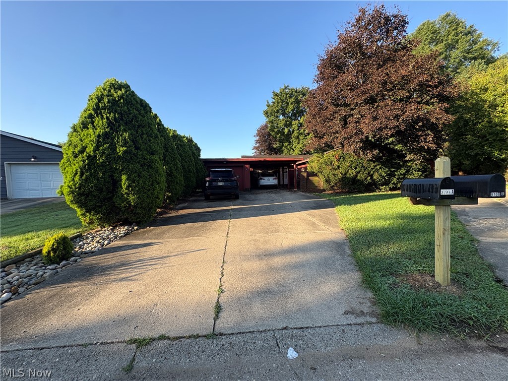 9708 Kennett Square NE Bolivar OH 44612