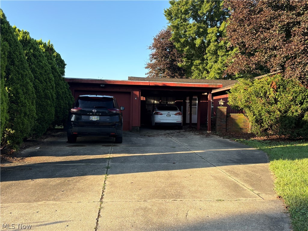 9708 Kennett Square NE Bolivar OH 44612