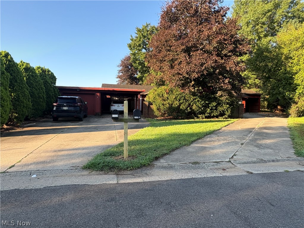 9708 Kennett Square NE Bolivar OH 44612