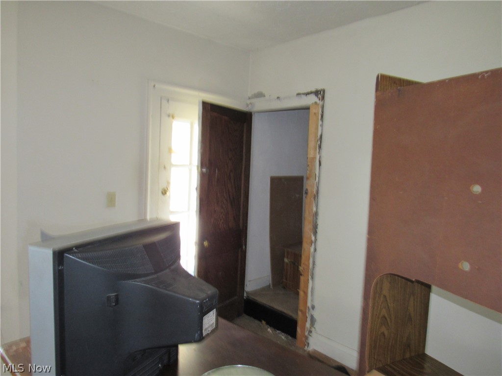 863 Eddy Road Cleveland OH 44108