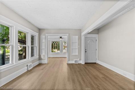 1350 Thoreau Road Lakewood OH 44107