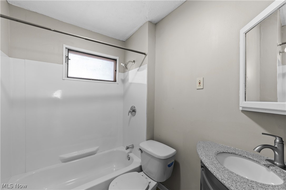 1350 Thoreau Road Lakewood OH 44107