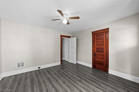 1350 Thoreau Road Lakewood OH 44107