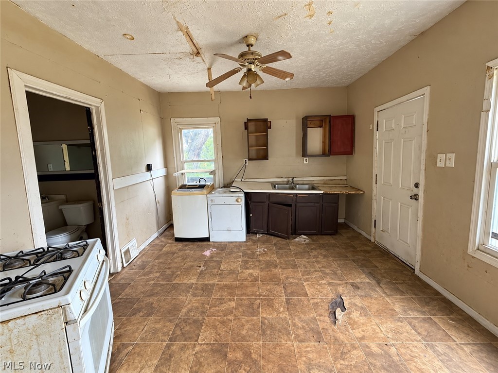 3261 W 58th Street Cleveland OH 44102