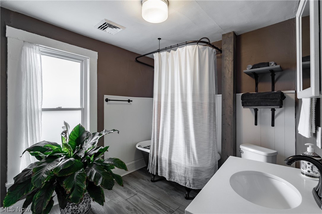 1306 W 73rd Street Cleveland OH 44102