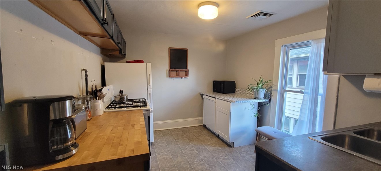 1306 W 73rd Street Cleveland OH 44102
