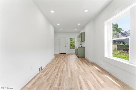 7609 Superior Avenue Cleveland OH 44103