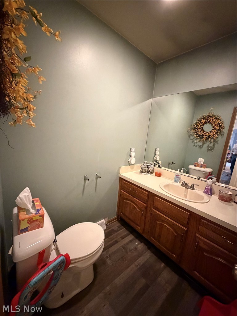 453-455 S Frank Boulevard Akron OH 44313