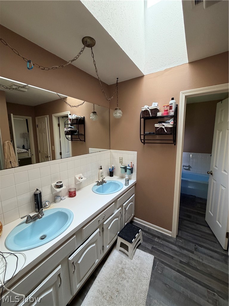 453-455 S Frank Boulevard Akron OH 44313