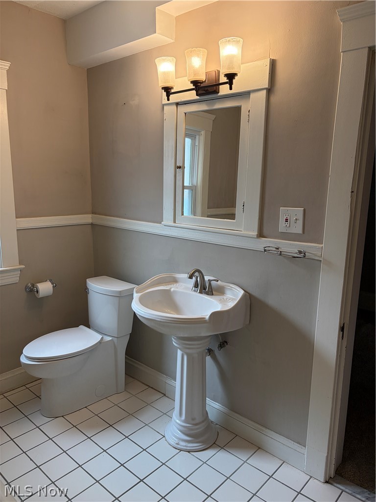 1567 Wagar Avenue Lakewood OH 44107