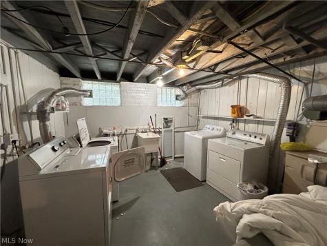 1567 Wagar Avenue Lakewood OH 44107