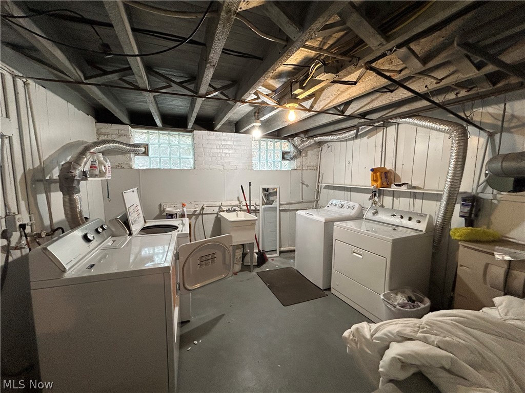 1567 Wagar Avenue Lakewood OH 44107