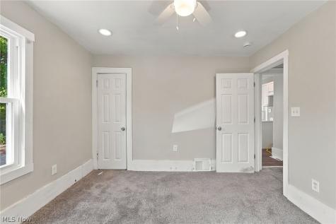 3692-3694 E 147th Street Cleveland OH 44120